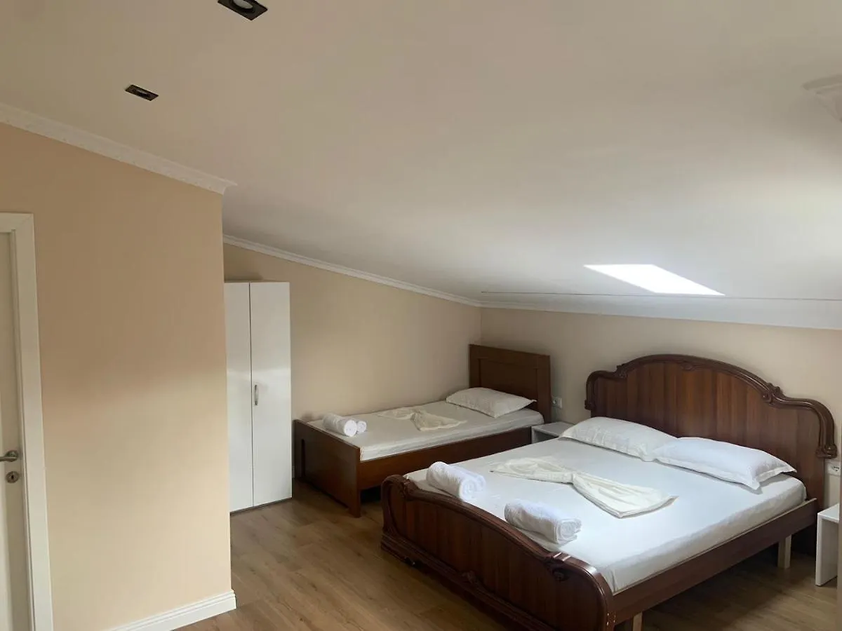 Guest house Vila Qyteza Korce